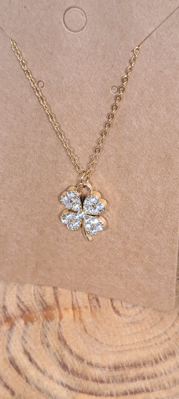 Chaine et Pendentif Trèfle porte bonheur – Image 3