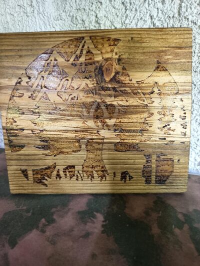 Dessous de plats cerf et biche paysage de montagne