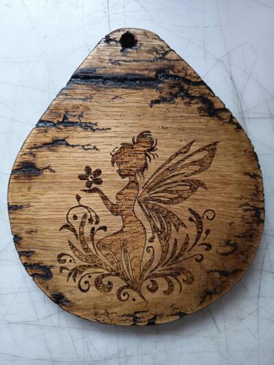 Planche décorative en fractales de Lichtenberg et pyrogravure