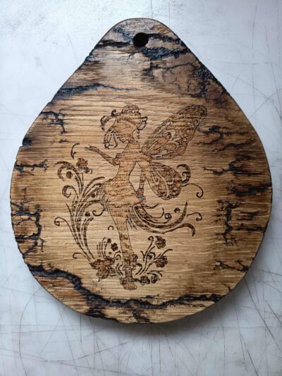 Planche décorative en fractales de Lichtenberg et pyrogravure