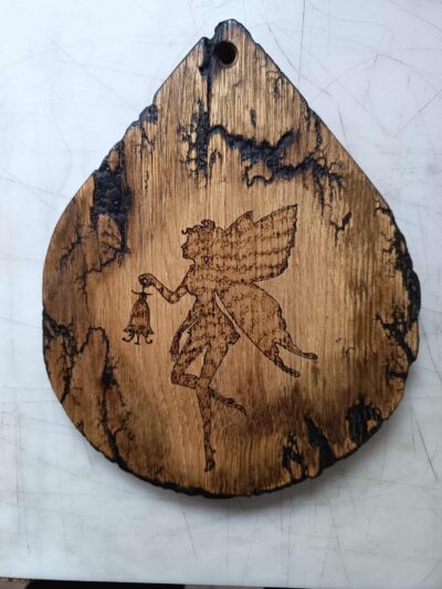 Planche décorative en fractales de Lichtenberg et pyrogravure